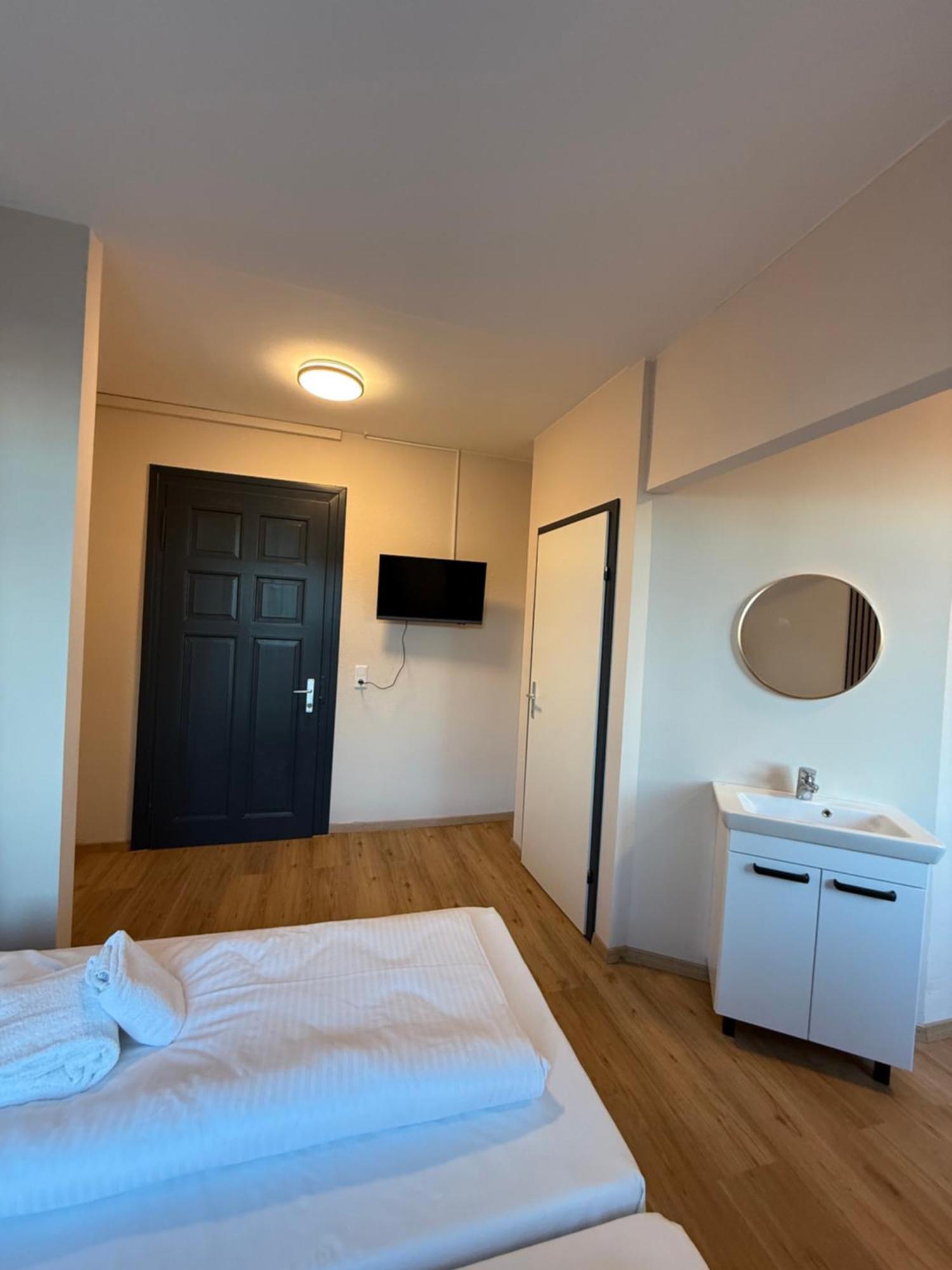 Crown Living Villa Blumenau Studios, Smarttv, Parkplatz Lustenau Extérieur photo