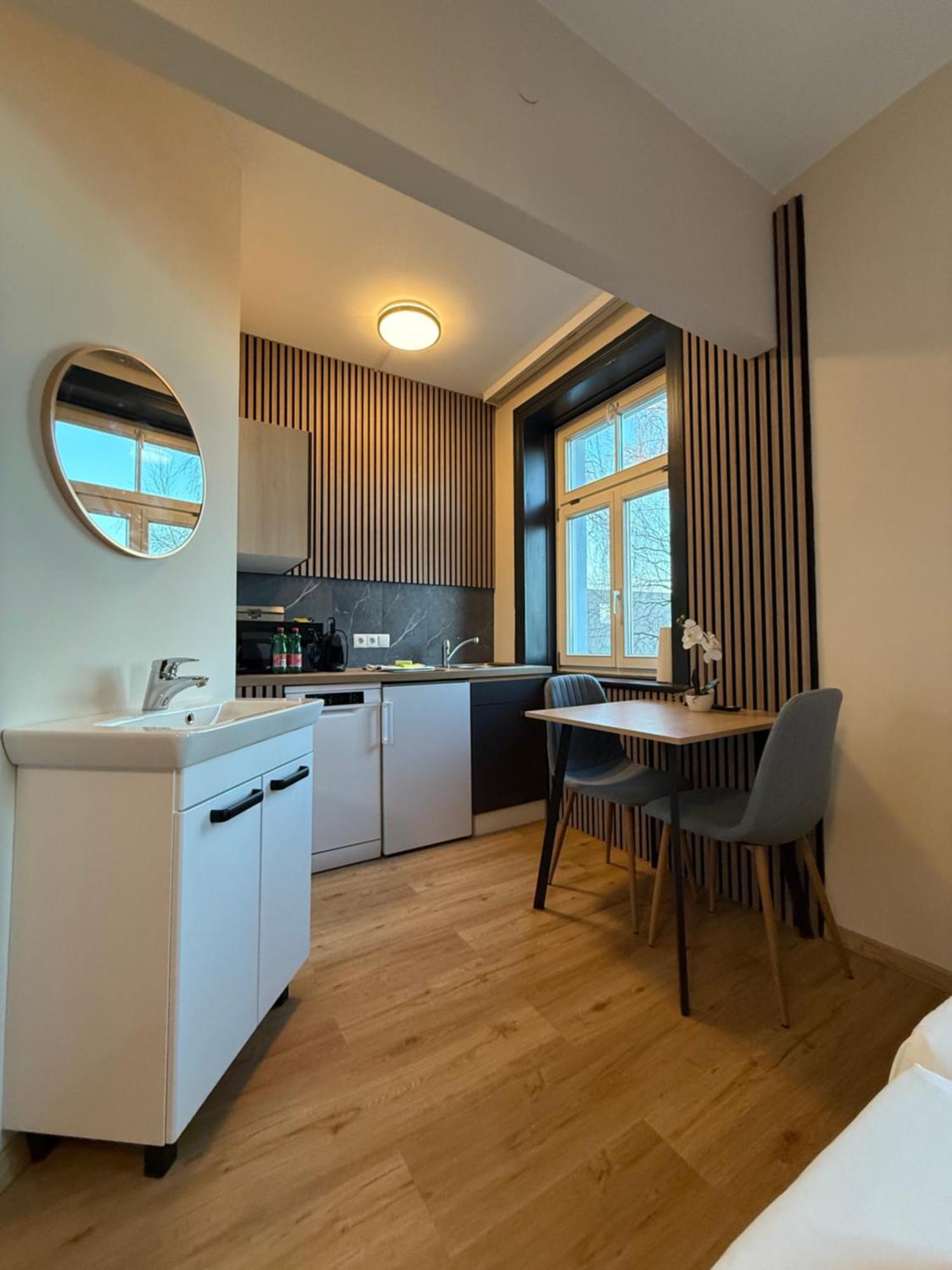 Crown Living Villa Blumenau Studios, Smarttv, Parkplatz Lustenau Extérieur photo